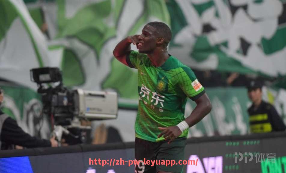 乐鱼体育入口-法甲与德甲顶级球队竞争力比较,历史战绩与当前状态分析